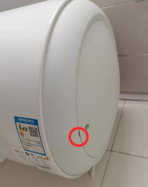 电热水器从电源线漏水