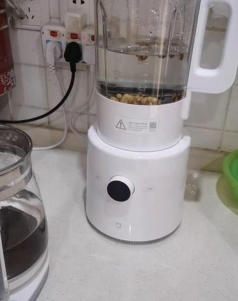 家用小型破壁榨汁机