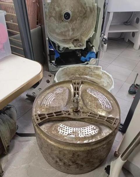 滚筒洗衣机内桶歪斜