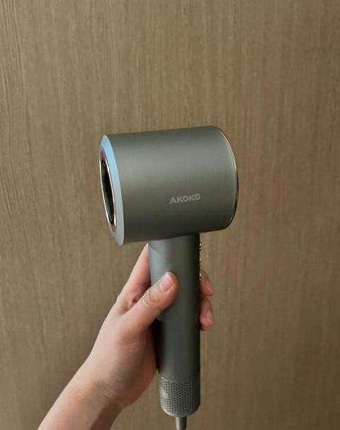 电吹风机突然不吹了是什么